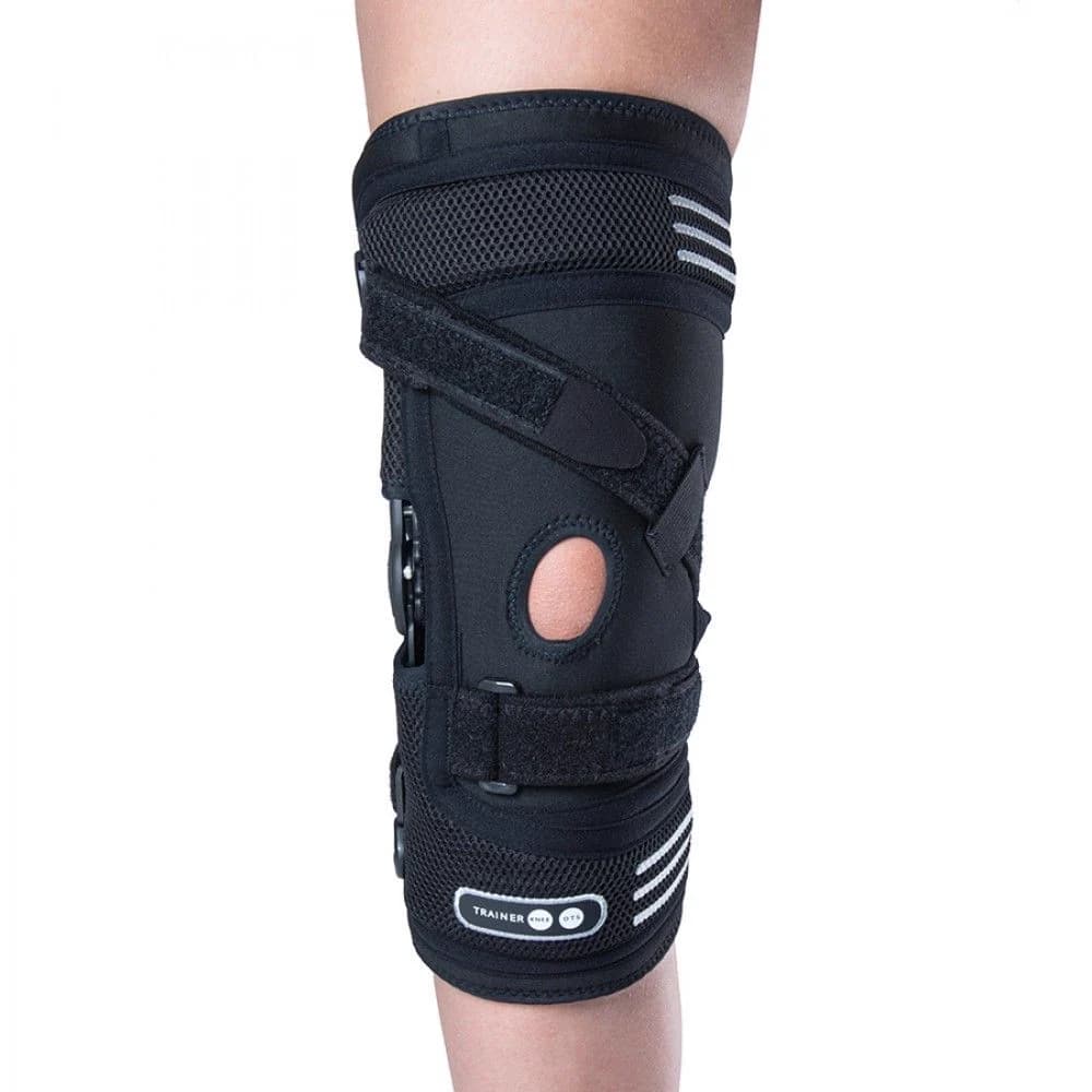 An Össur Trainer knee brace worn on the leg